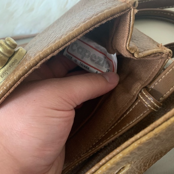 Vintage Crossbody - Picture 6 of 8